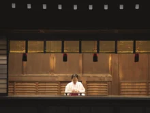 Ver mais: Descubra um Japão menos óbvio e mais intimista, longe dos roteiros tradicionais. O texto reúne experiências autênticas como clubes de jazz em Tóquio, artesanato raro em Fukuoka, montanhas sagradas em Yamagata, hospitalidade em Fukui, viagens de trem no outono, rituais de café em Kyoto e a tradição bingata em Okinawa — um convite para viajar com calma e atenção aos detalhes.